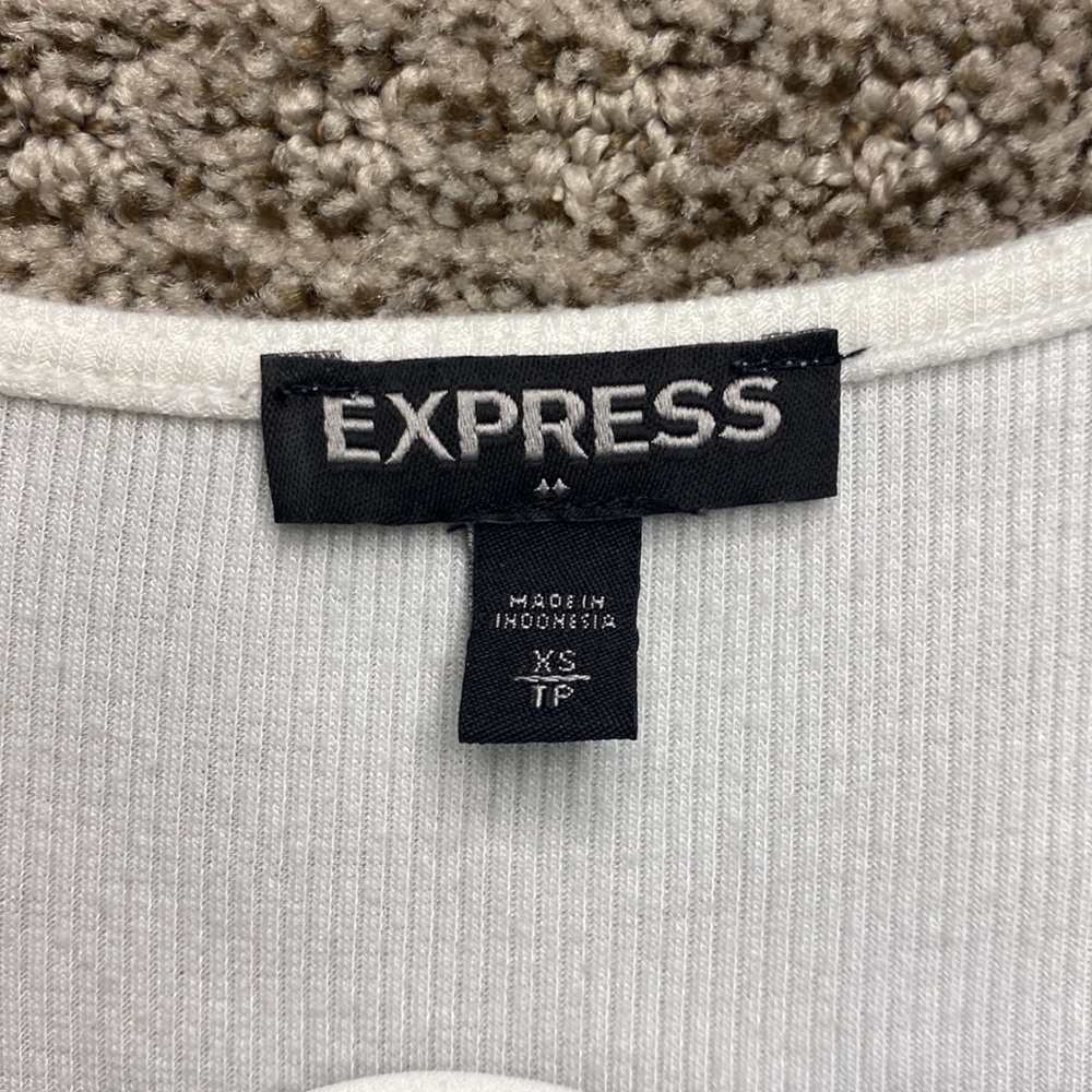 Express Top - Picture 3 of 4